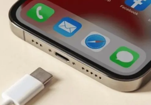 开平苹果15维修分享iPhone15改USB-C接口后能和安卓用户互借充电器吗